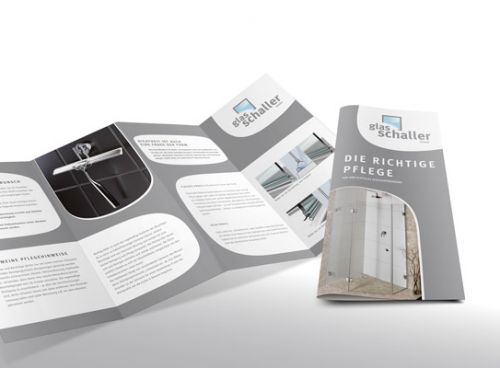 Faltblatt zur richtigen Pflege von Glasduschen