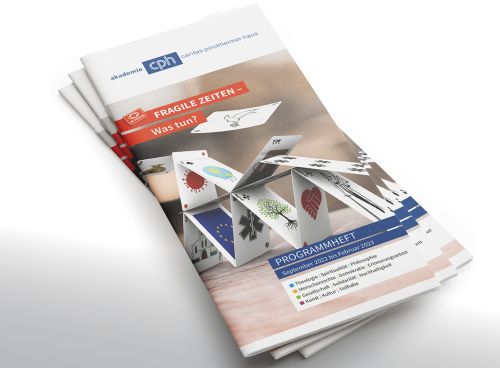 Programmheft 22/23 der Aka­demie CPH mit 3D-Redering