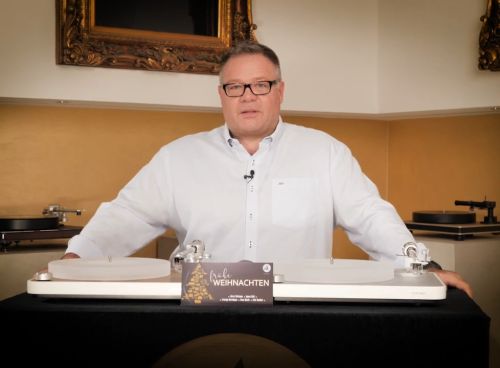 Klangvolle Weihnachts­grüße an Kunden und Partner