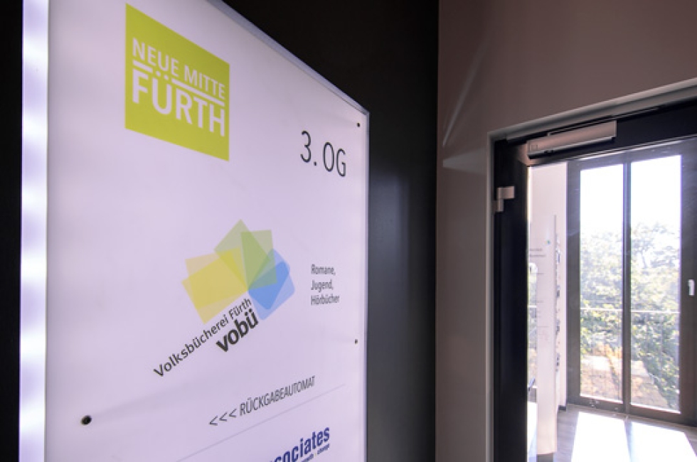 Ausstellungsbeginn am 28.9.16 um 19:00 Uhr im 3. OG. Ausstellungsbeginn am 28.9.16 um 19:00 Uhr im 3. OG.