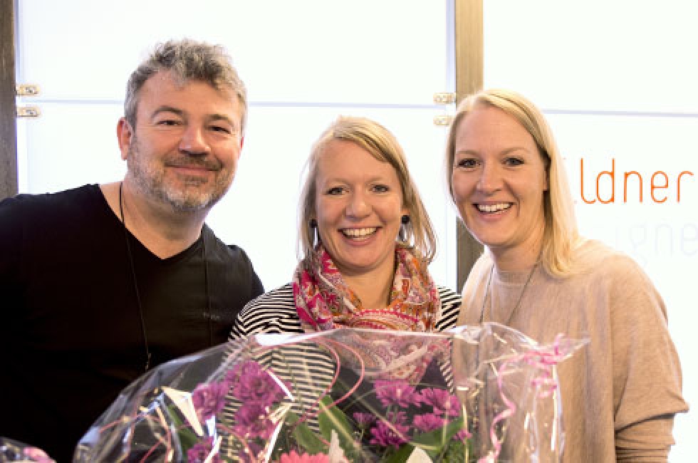 Nina Rüdiger mit Anne Langner (Ausbilderin und Lieblingskollegin) sowie Stefan Wildner (Lieblingschef) an ihrer Seite Nina Rüdiger mit Anne Langner (Ausbilderin und Lieblingskollegin) sowie Stefan Wildner (Lieblingschef) an ihrer Seite