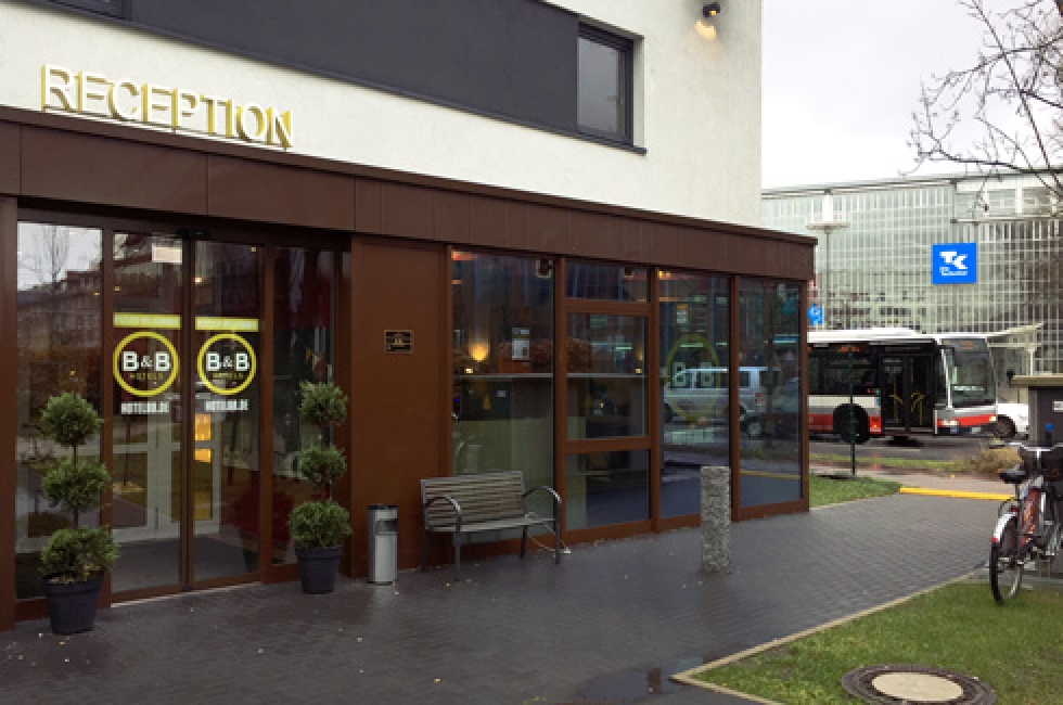 Unser Hotel befand sich direkt auf der gegenüberliegenden Straßenseite der TK-Firmenzentrale. Nach ausgiebigem Frühstück und kurzem Fußmarsch konnten wir dann voller Elan mit dem geplanten Workshop starten. Unser Hotel befand sich direkt auf der gegenüberliegenden Straßenseite der TK-Firmenzentrale. Nach ausgiebigem Frühstück und kurzem Fußmarsch konnten wir dann voller Elan mit dem geplanten Workshop starten.