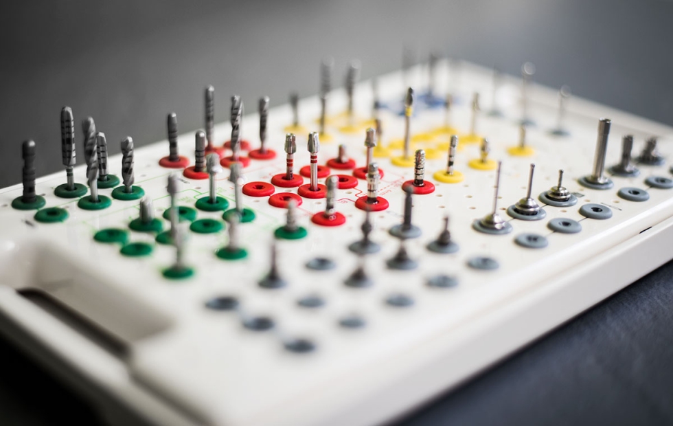 Das Behandlungsspektrum der Praxis umfasst neben der normalen Prophylaxe auch Leistungen wie Implantologie, Kinderzahnheilkunde, Laserbehandlung, Wurzelbehandlung, Parodontologie und Zahnersatz. Das Behandlungsspektrum der Praxis umfasst neben der normalen Prophylaxe auch Leistungen wie Implantologie, Kinderzahnheilkunde, Laserbehandlung, Wurzelbehandlung, Parodontologie und Zahnersatz.