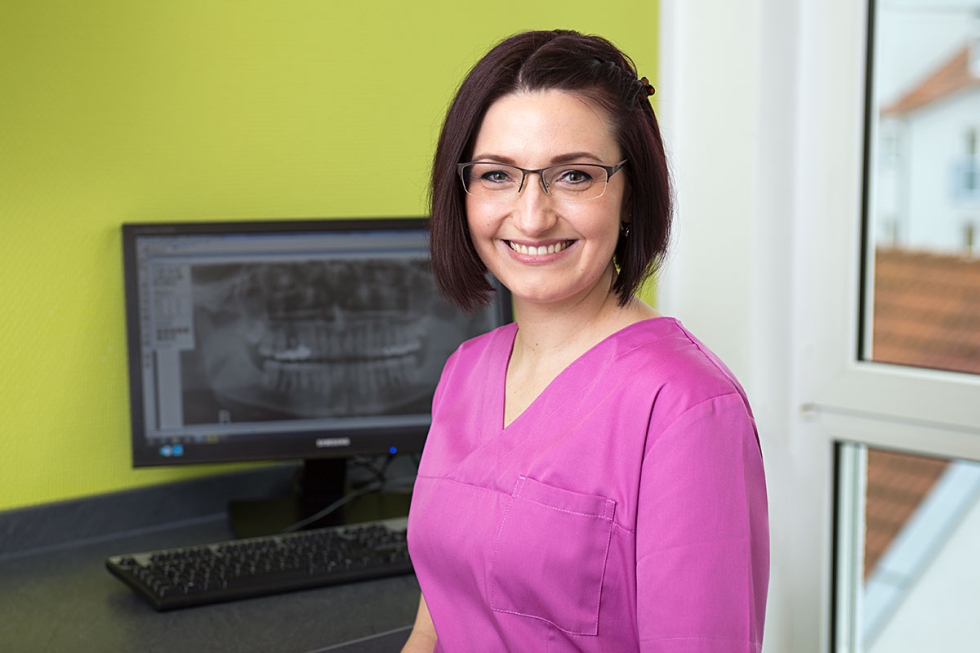 Dr. Thomas Schels und sein Praxisteam Dr. Thomas Schels und sein Praxisteam