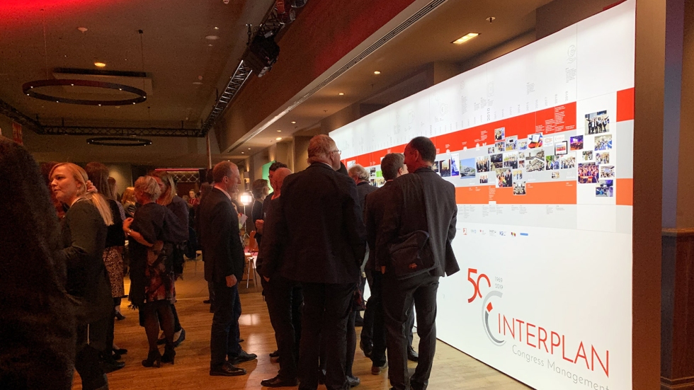 Die Video-Collage, die fünf Jahrzehnte Revue passieren ließ Die Video-Collage, die fünf Jahrzehnte Revue passieren ließ