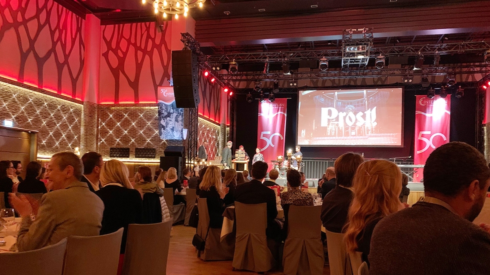 Der offizielle Anstich des Interplan Festbiers Der offizielle Anstich des Interplan Festbiers