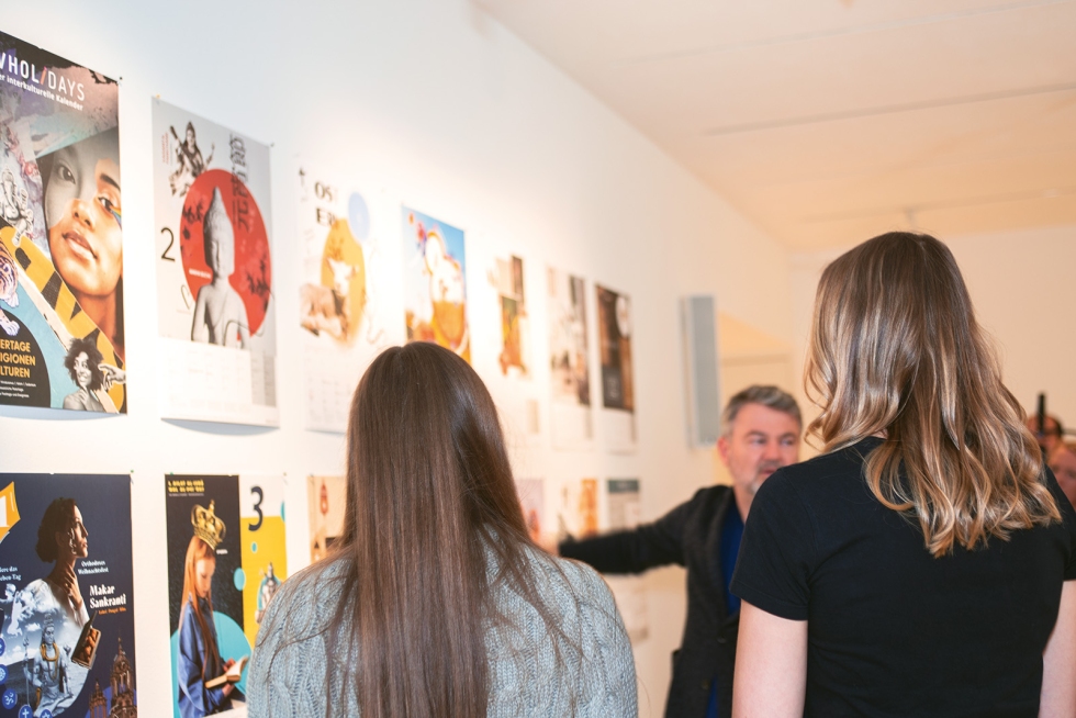 Stefan Wildner (Projektleiter, Geschäftsführer Wildner+Designer GmbH) stellt neuen wholidays Kalender 2022 vor Stefan Wildner (Projektleiter, Geschäftsführer Wildner+Designer GmbH) stellt neuen wholidays Kalender 2022 vor