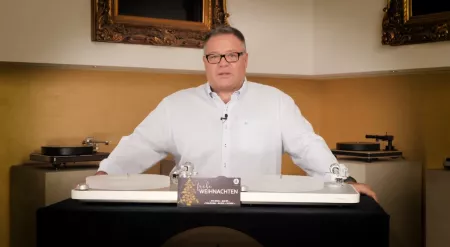 Klangvolle Weihnachts­grüße an Kunden und Partner