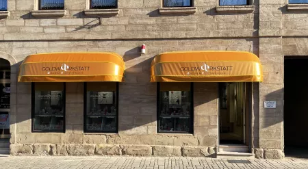 Außenwerbung und Umge­staltung des Ladengeschäfts